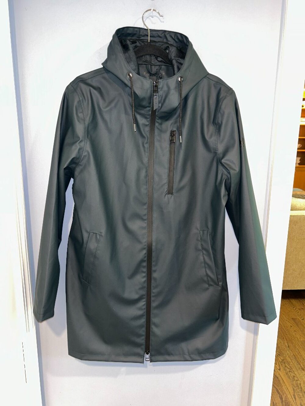 Hublot Mode Marine Hooded Raincoat Dark Grey, NWT